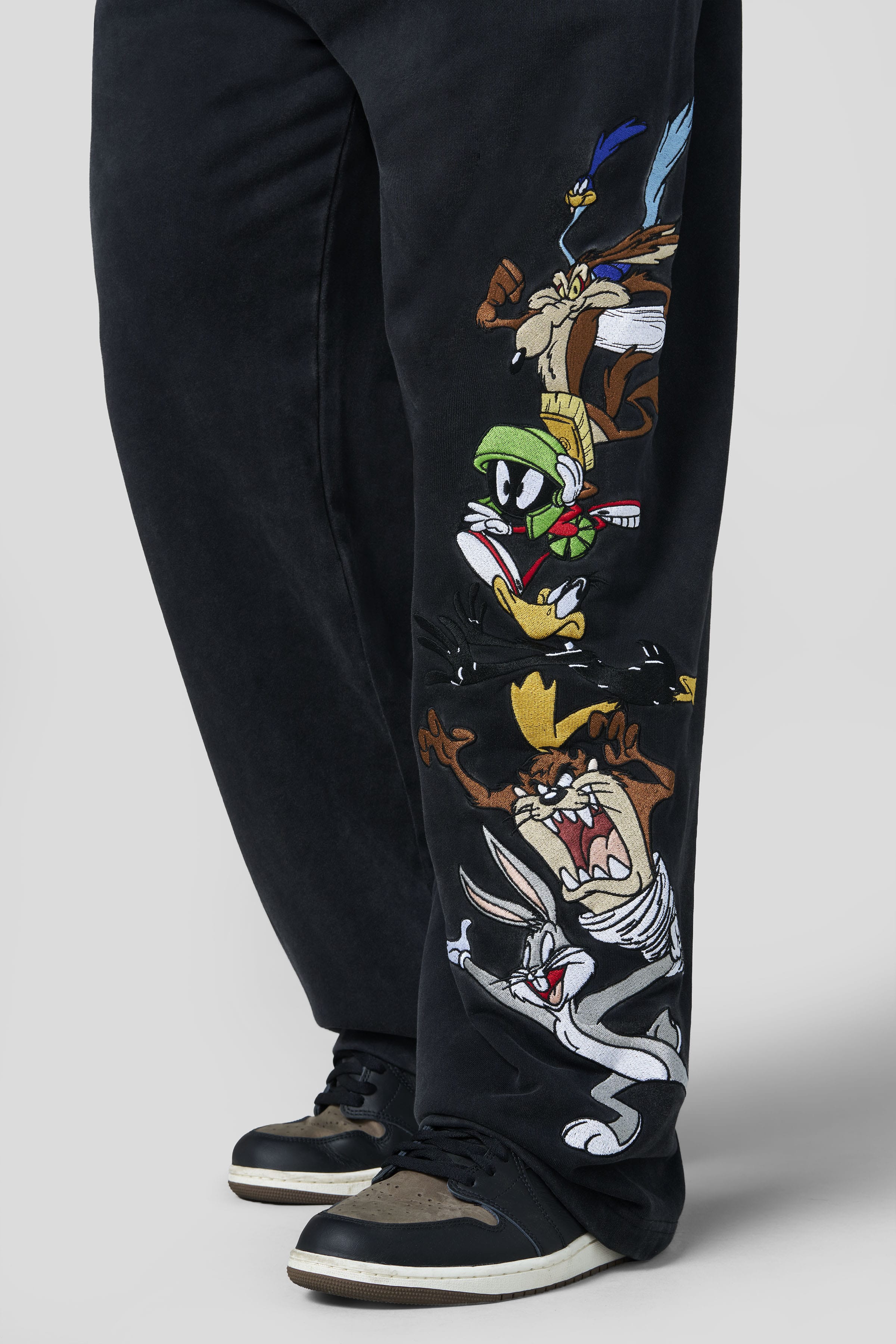 2183 - Looney Tunes Squad Sweats - July 7th - Image 7