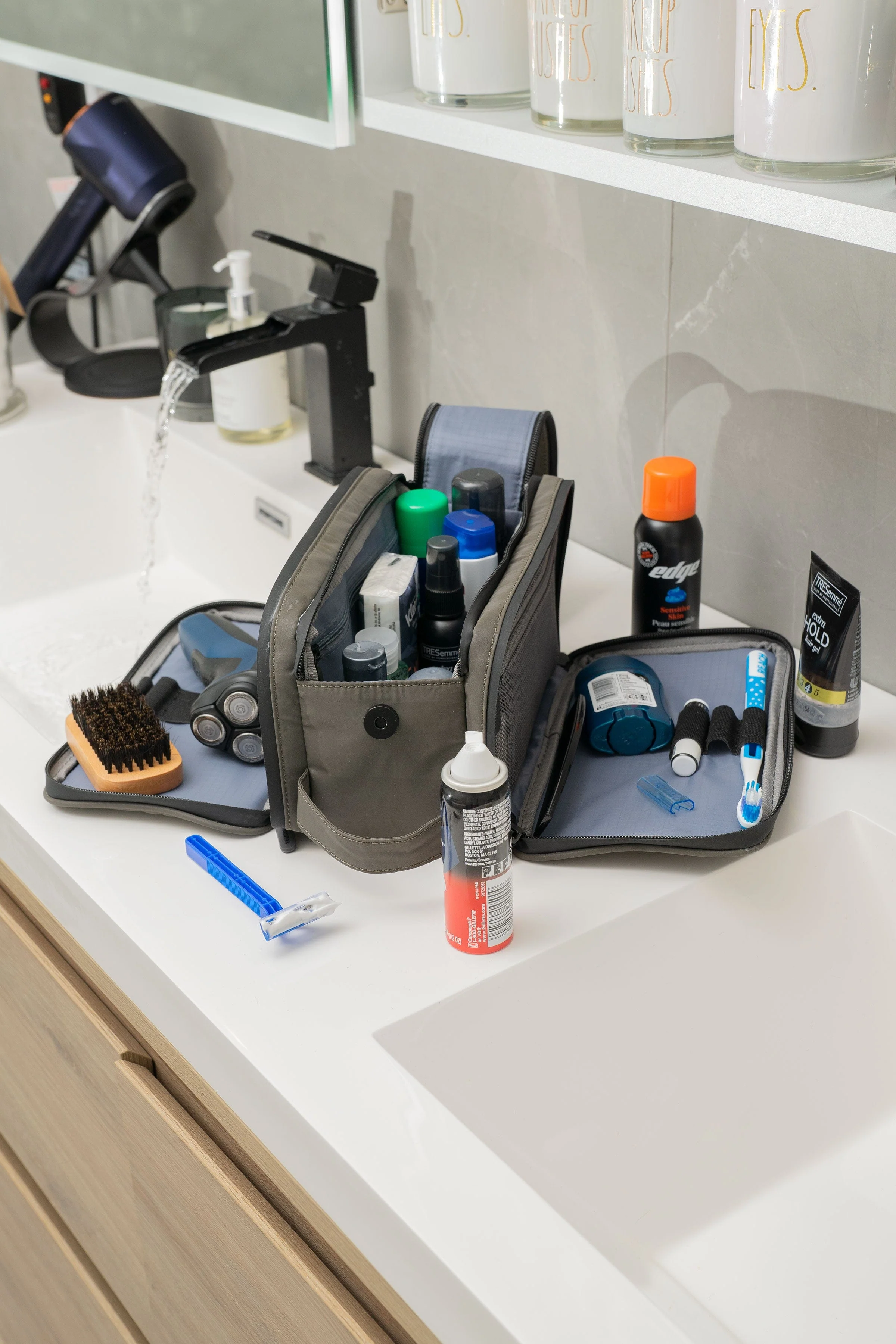 950 Lah Toiletry Bag - Image 3