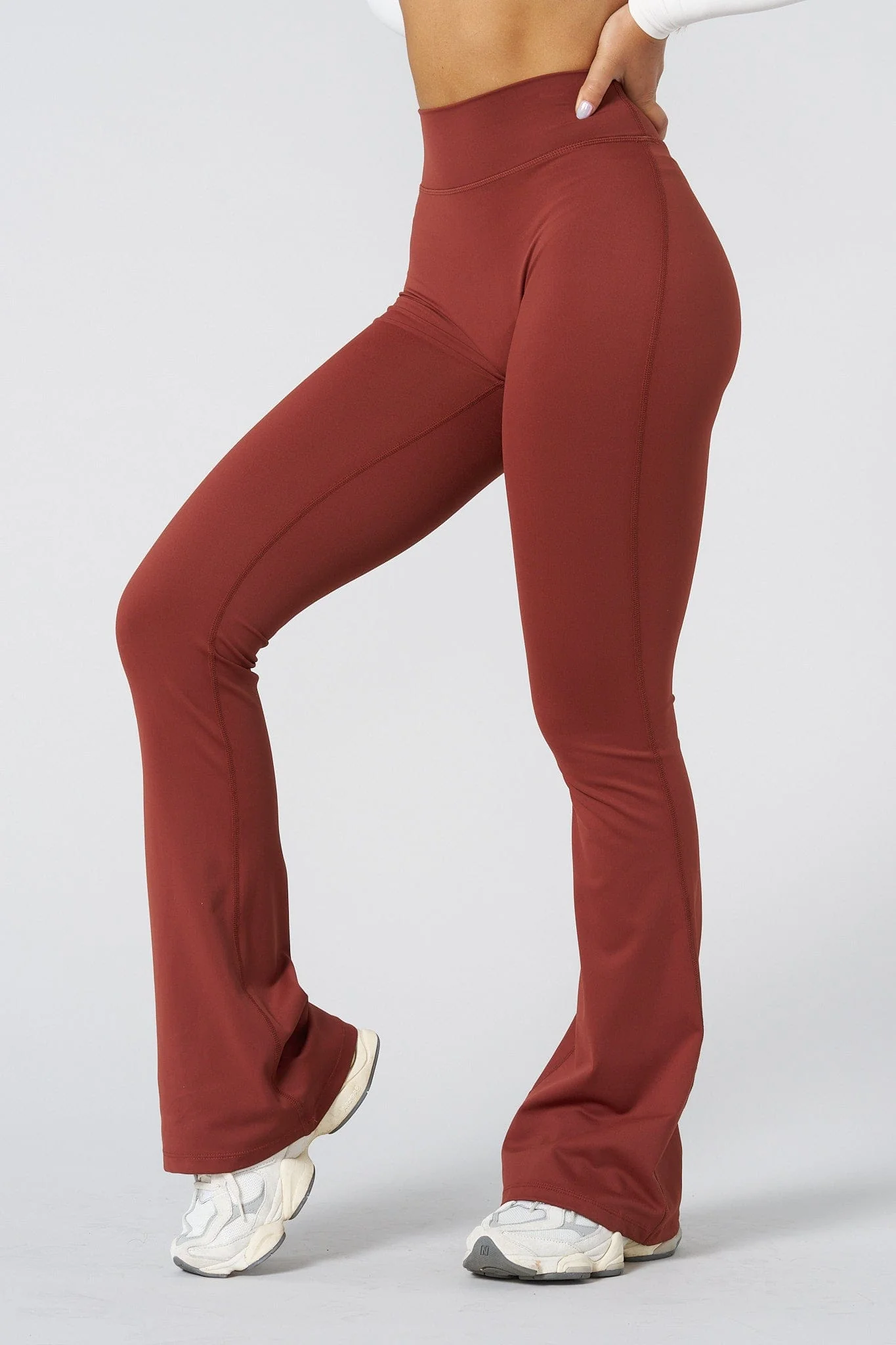 W227 - Curve Flare Leggings - Image 4