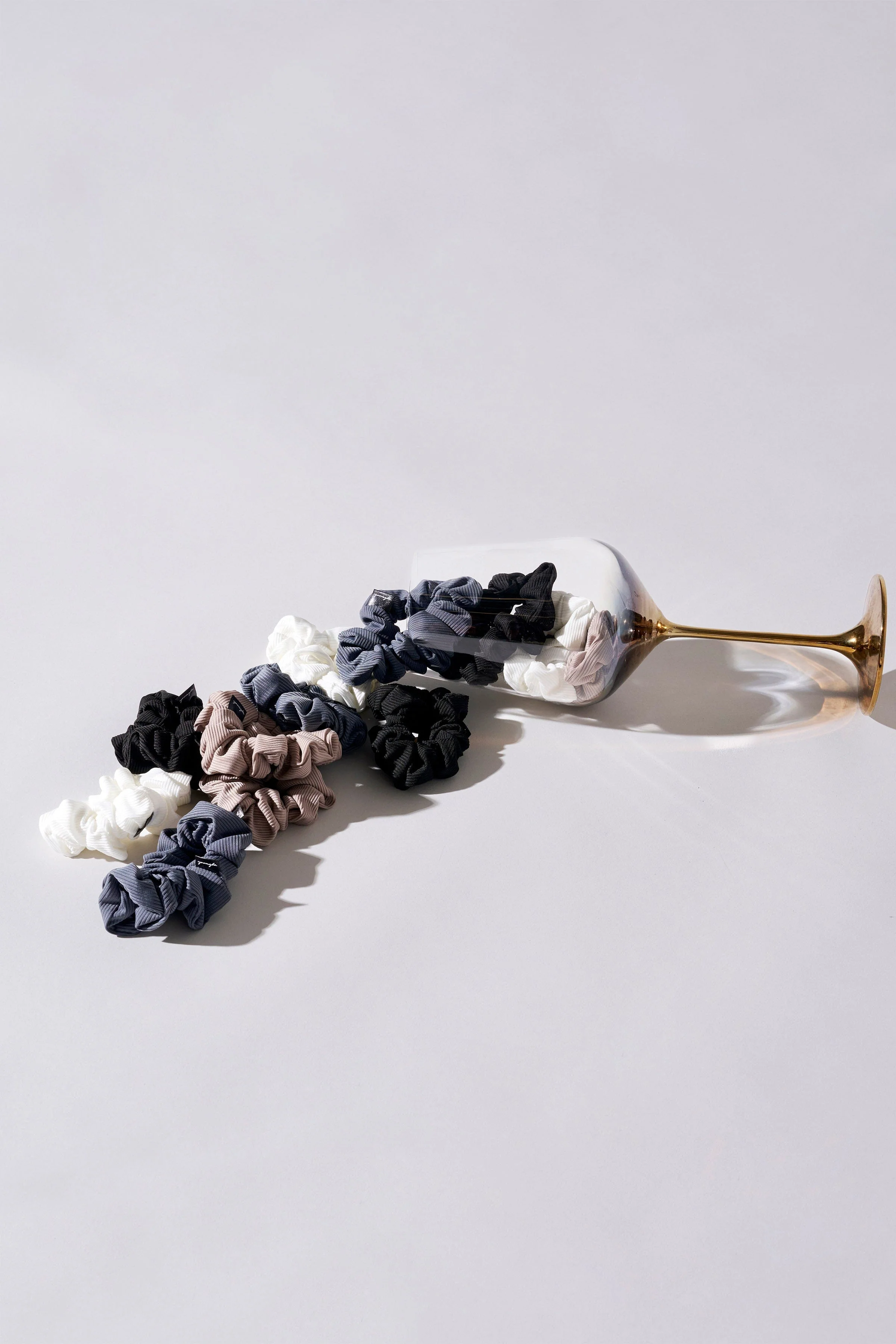 W625 Ribbed Scrunchie - Image 4
